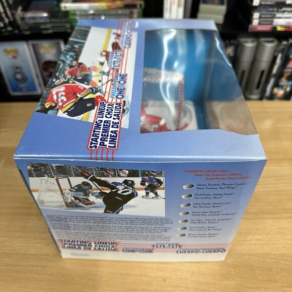 Starting Lineup NHL Freeze Frame One on One Owen Nolan Chris Osgood Kenner 1997 - Picture 5 of 6